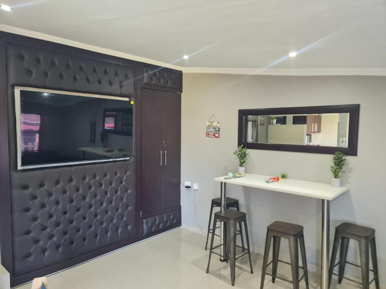 Apartment Shakas Rock 20